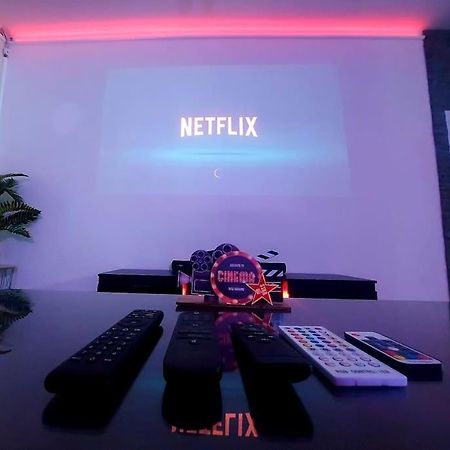 Appartement Cinema A Domicile à Morlaix Extérieur photo